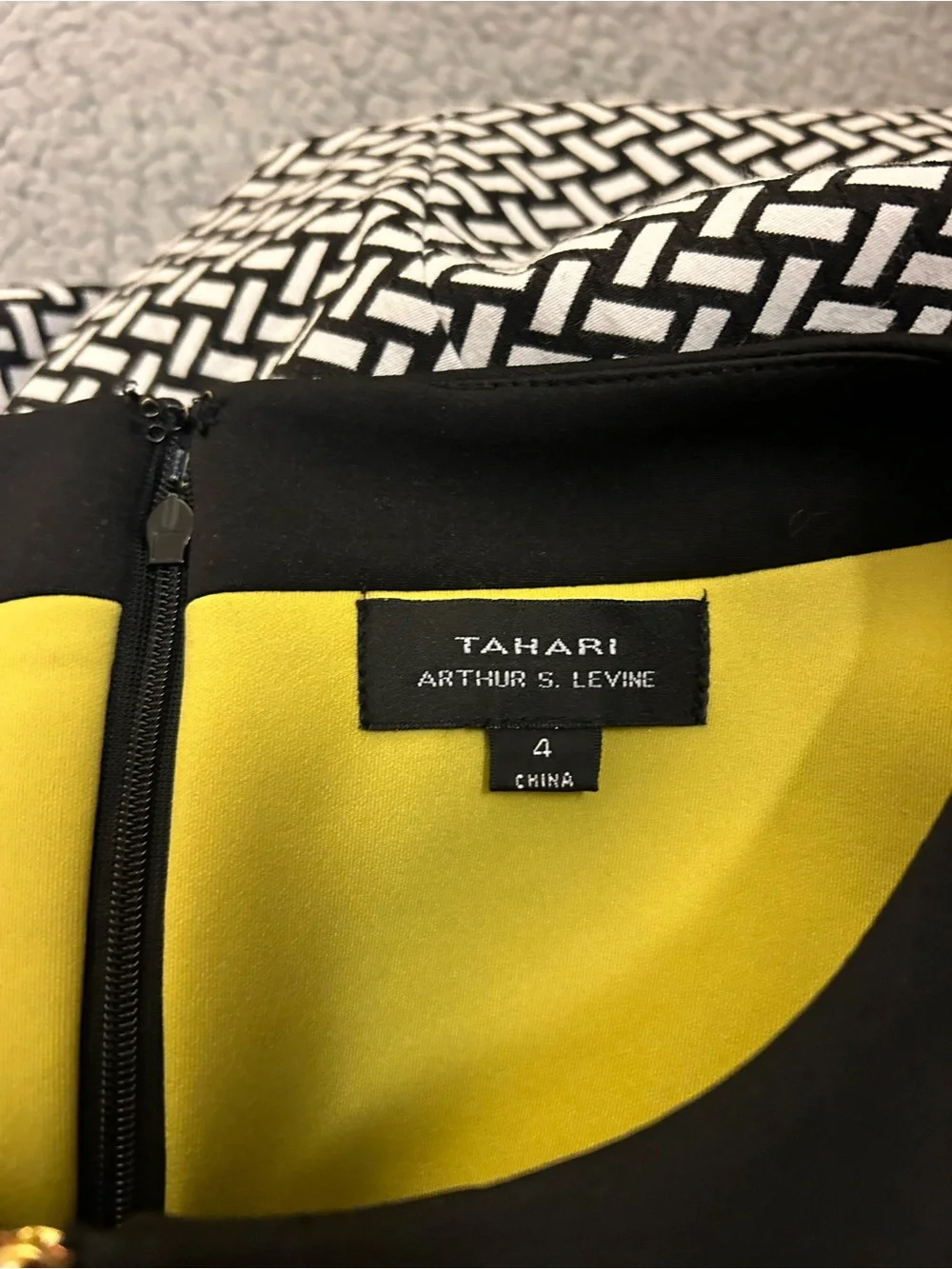 Tahari ASL Levine Sheath Size 4 Black & White Geometric Block Print Dress Sz 4 - Picture 3 of 5